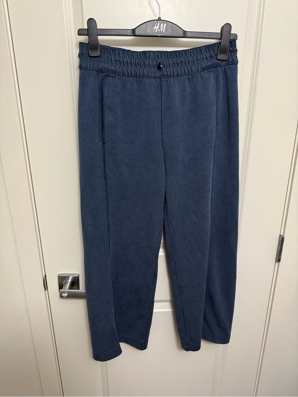 lululemon athletica Navy Cropped Ribbed Pants in size 8